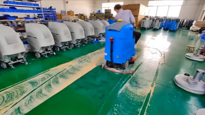 阿勒泰2023年还在用人工的物业保洁不妨试试洗地机吧